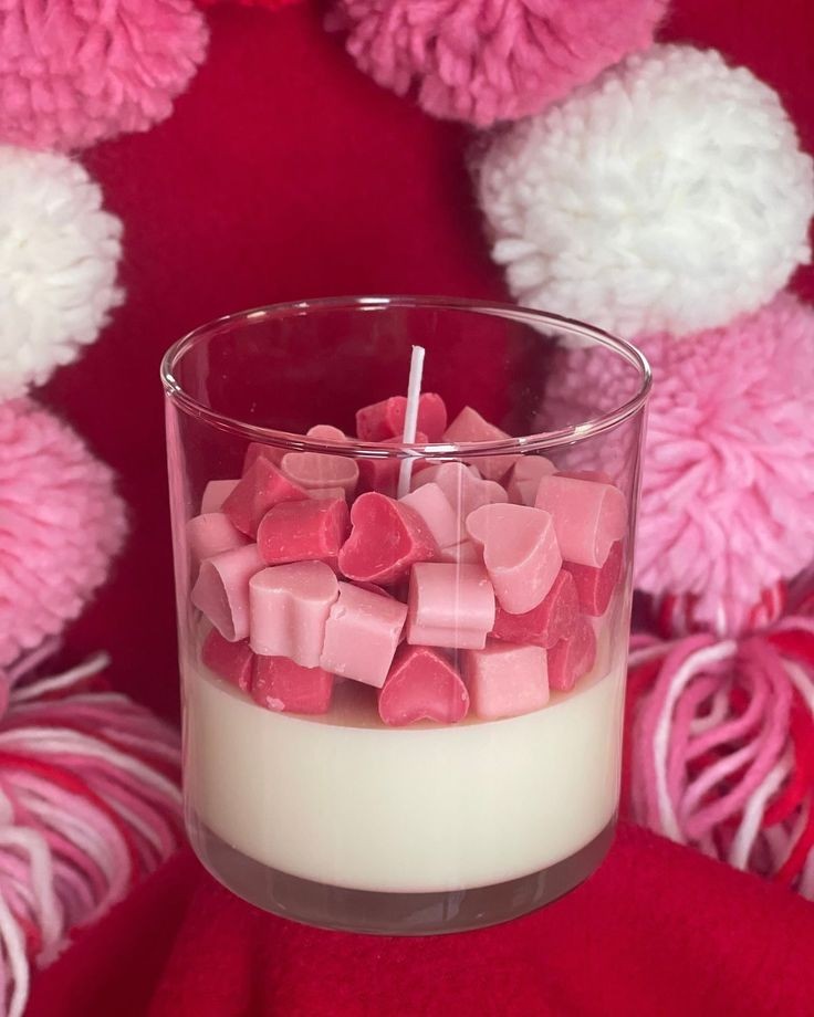 "Heart-Topped Candle Jar - A Blend of Simplicity and Romance"π